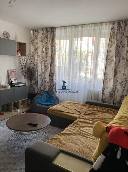 Izvorul Oltului, vanzare apartament 3 camere decomandat