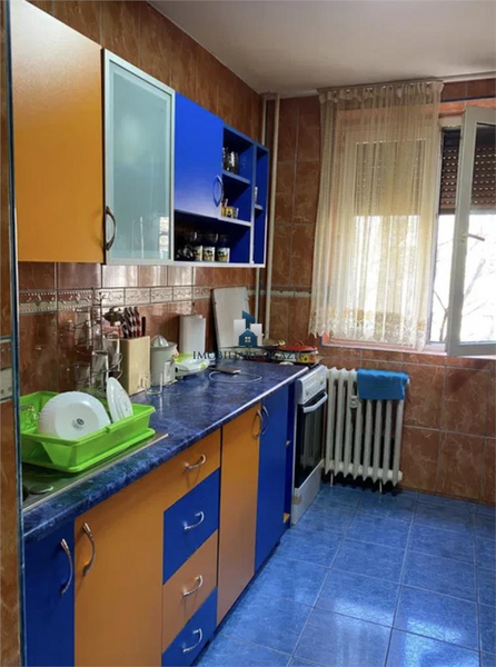 Izvorul Oltului, vanzare apartament 3 camere decomandat