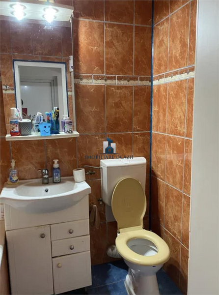 Izvorul Oltului, vanzare apartament 3 camere decomandat